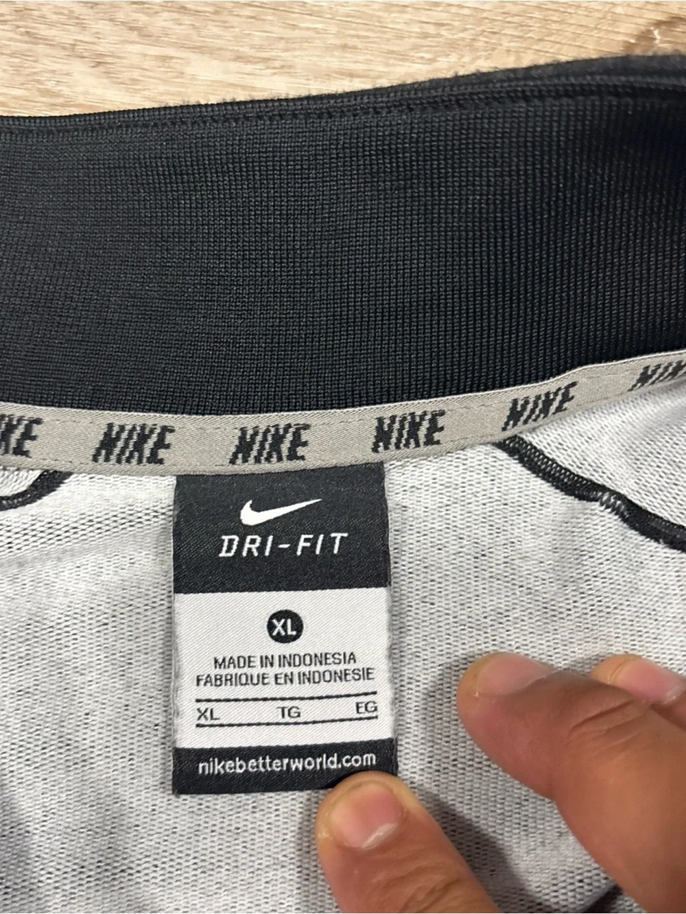 Nike Dri Fit Iowa Hawkeyes 1/4 Zip Pullover Golf Dark Grey Size XL